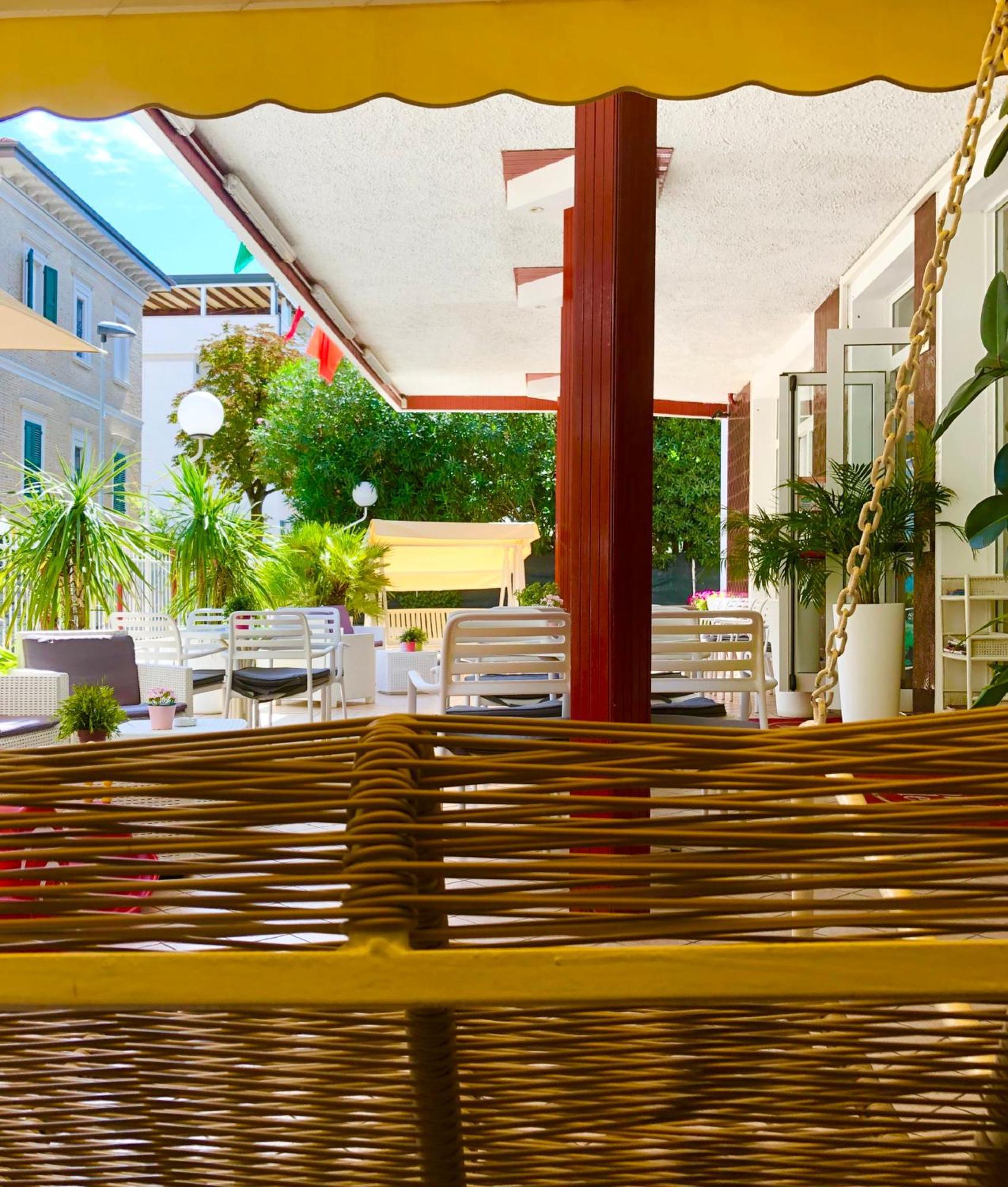 Hotel Alessi** Rímini Exterior foto